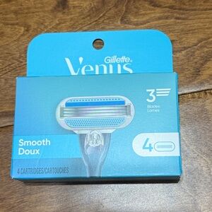 🌈 2 for $20 NWT VENUS Smooth Razor 3 Blades 4 cartridge